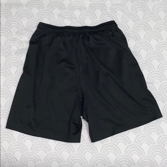 Reebok (S) shorts - Picture 2 of 3